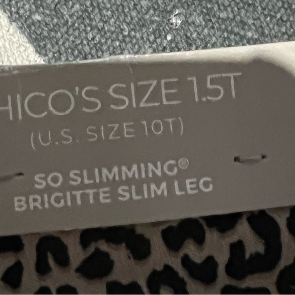 Chico's So Slimming  Brigitte slim leg  Animal Print pull on Pants 10 - Picture 3 of 8